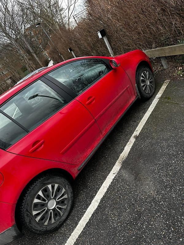 Begagnad VW Golf VI 140 HK (102 kW) 2008 Halvkombi