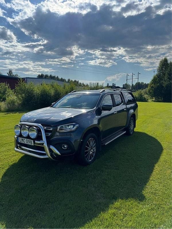 Grå Begagnad 2019 Mercedes X350 Pickup | 295 000 kr - Bild 1/4