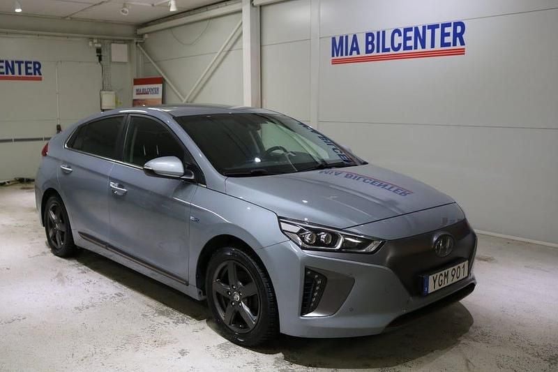 Silver Begagnad 2017 Hyundai Ioniq Premium Halvkombi | 125 000 kr (Marknadspris) - Bild 1/3