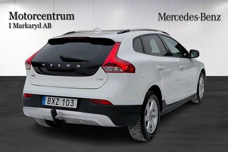 Begagnad Volvo V40 CC Momentum 116 HK (85 kW) 2014 Vit Kombi