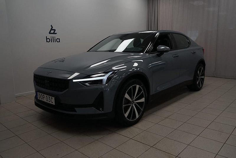 Grå Begagnad 2022 Polestar 2 Plus Sedan | 309 900 kr (Superpris) - Bild 1/3
