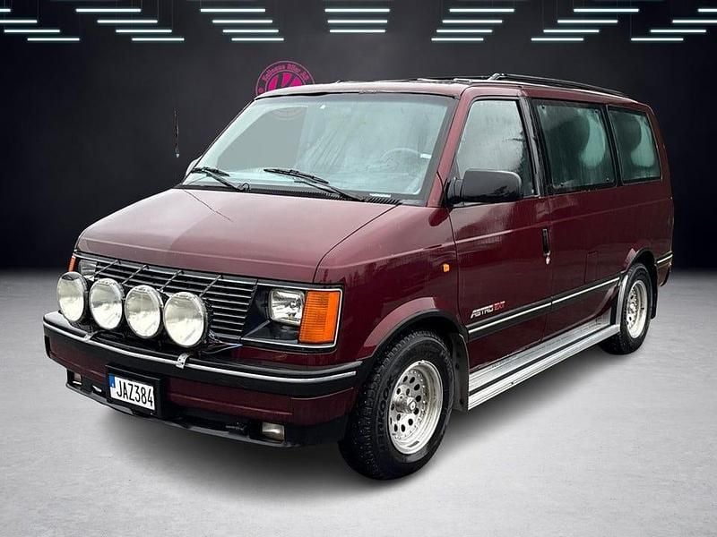 Begagnad Chevrolet Astro 152 HK (111 kW) 1990 Röd Minibuss