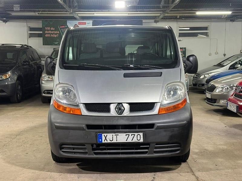 Grå Begagnad 2006 Renault Trafic Van | 89 900 kr - Bild 1/4