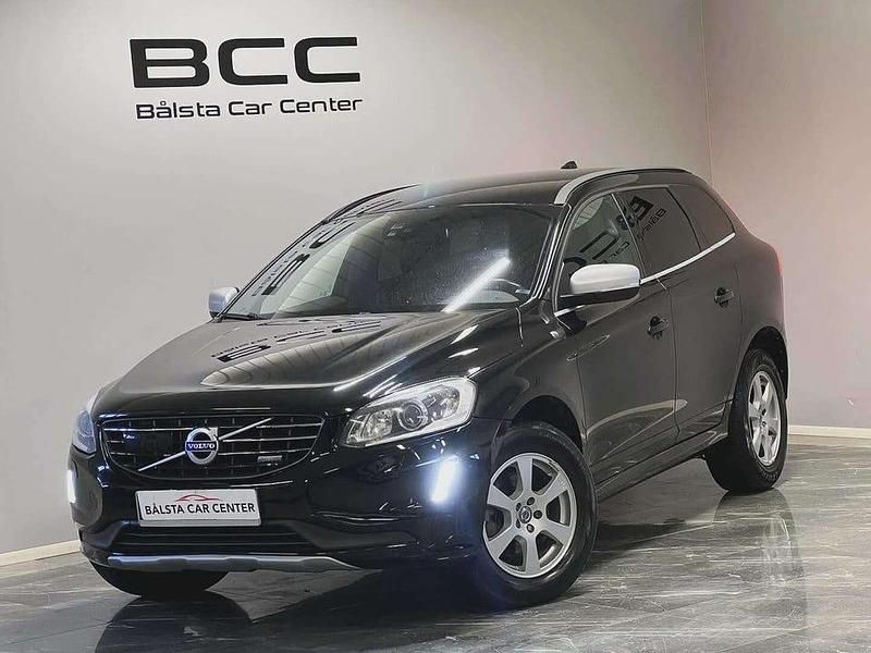 Svart Begagnad 2017 Volvo XC60 R-Design SUV | 179 900 kr (Marknadspris) - Bild 1/3