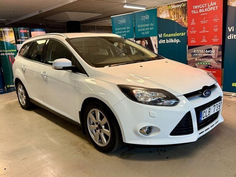 Vit Begagnad 2013 Ford Focus Titanium S Kombi | 59 900 kr (Marknadspris) - Bild 1/4