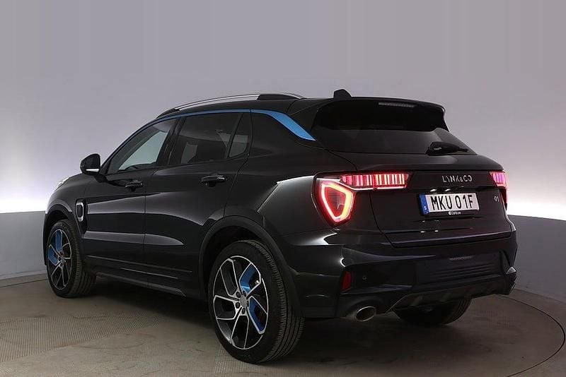 Begagnad Lynk & Co 01 261 HK (191 kW) 2022 Svart SUV