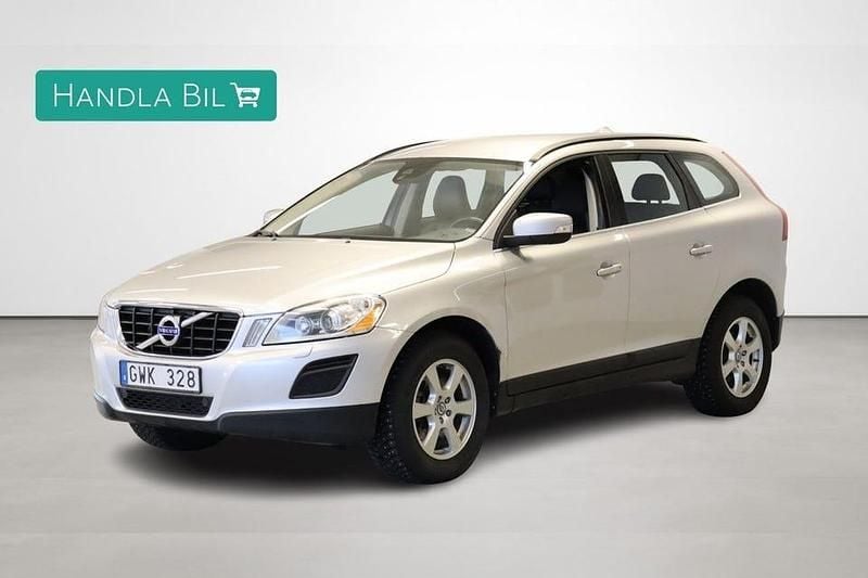 Begagnad Volvo XC60 Momentum 163 HK (119 kW) 2012 Ljusgrå SUV