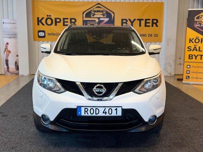 Vit Begagnad 2014 Nissan Qashqai SUV | 84 900 kr (Marknadspris) - Bild 1/4