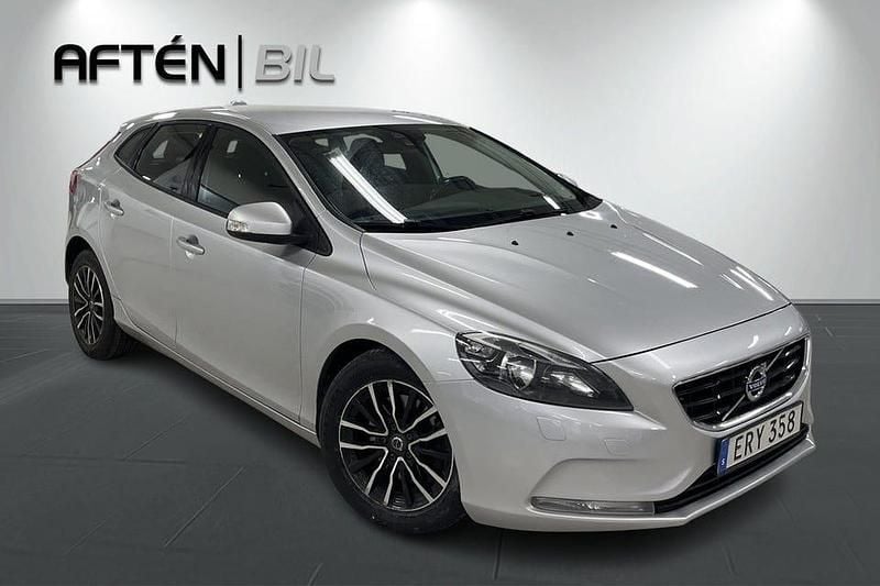 Begagnad Volvo V40 116 HK (85 kW) 2015 Silver Kombi