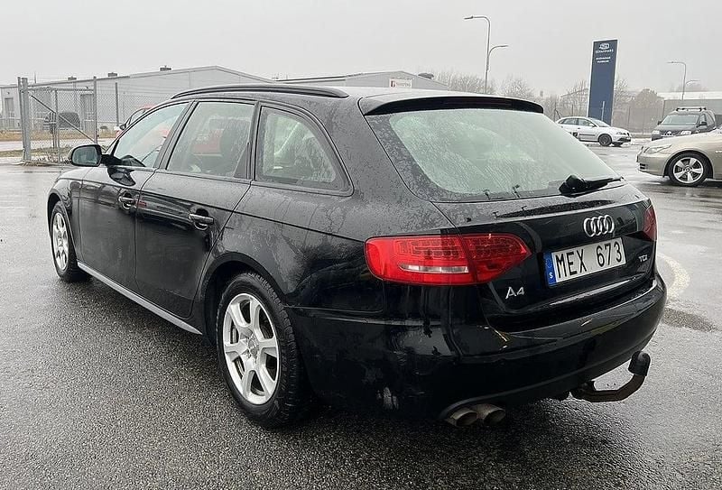 Begagnad Audi A4 136 HK (100 kW) 2011 Svart Kombi