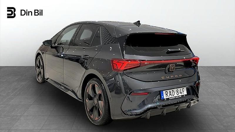 Begagnad Cupra Born 169 kW (231 HK) 2023 Quasar grey metallic Halvkombi