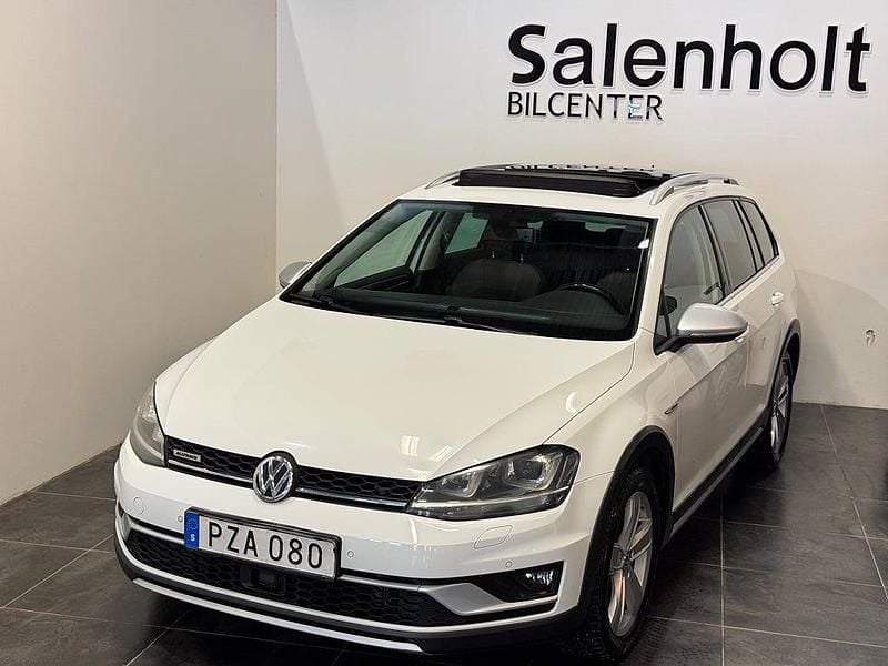 Begagnad VW Golf Alltrack 184 HK (135 kW) 2015 Vit Kombi