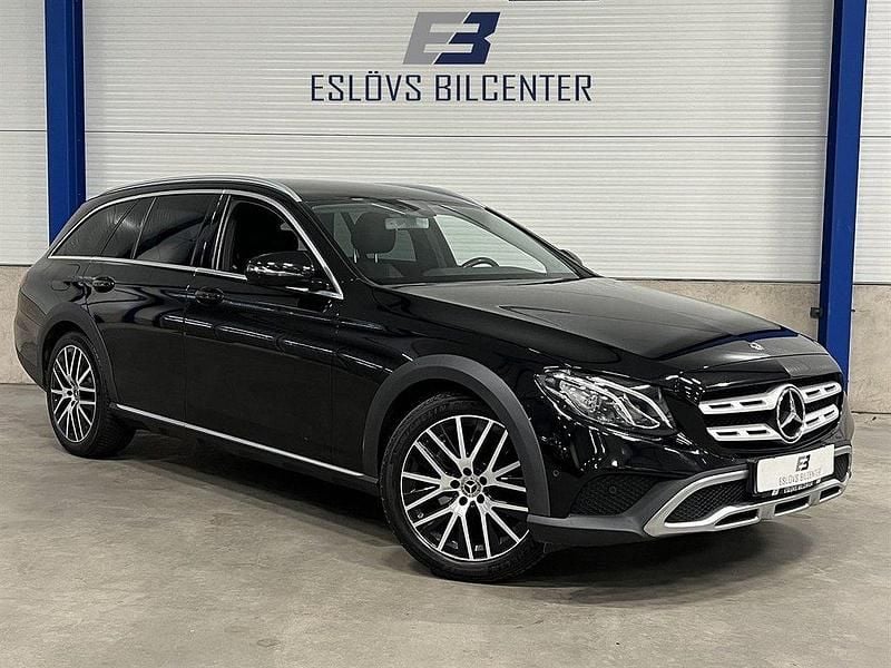 Svart Begagnad 2019 Mercedes E220 Avantgarde SUV | 349 990 kr (Lite dyr) - Bild 1/4
