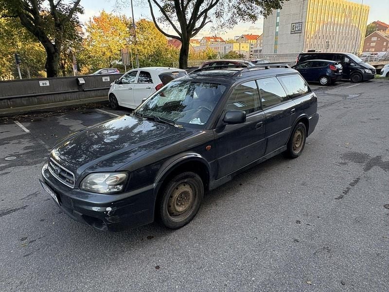 Grå Begagnad 2003 Subaru Outback SUV | 12 000 kr - Bild 1/4