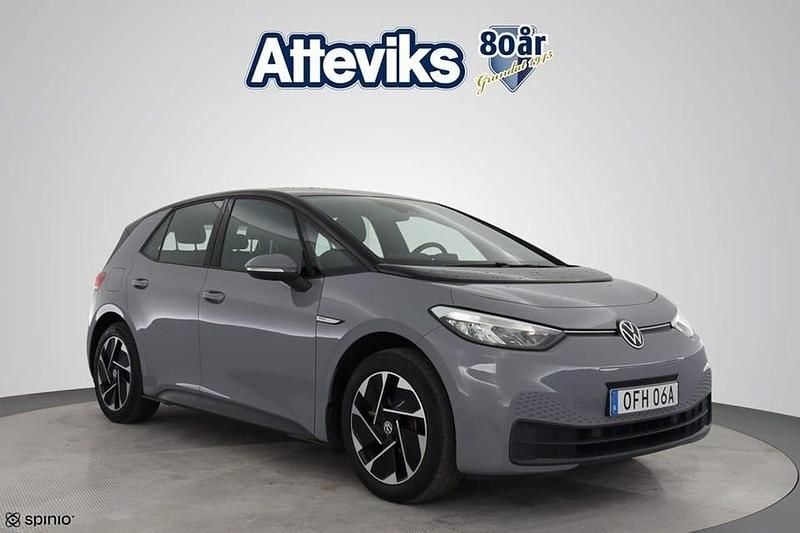 Grå Begagnad 2023 VW ID.3 Pro Performance Halvkombi | 268 900 kr (Bra pris) - Bild 1/3