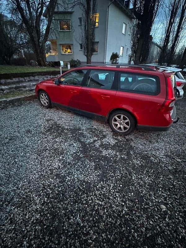 Begagnad 2008 Volvo V70 Kombi | 28 000 kr (Superpris) - Bild 1/4