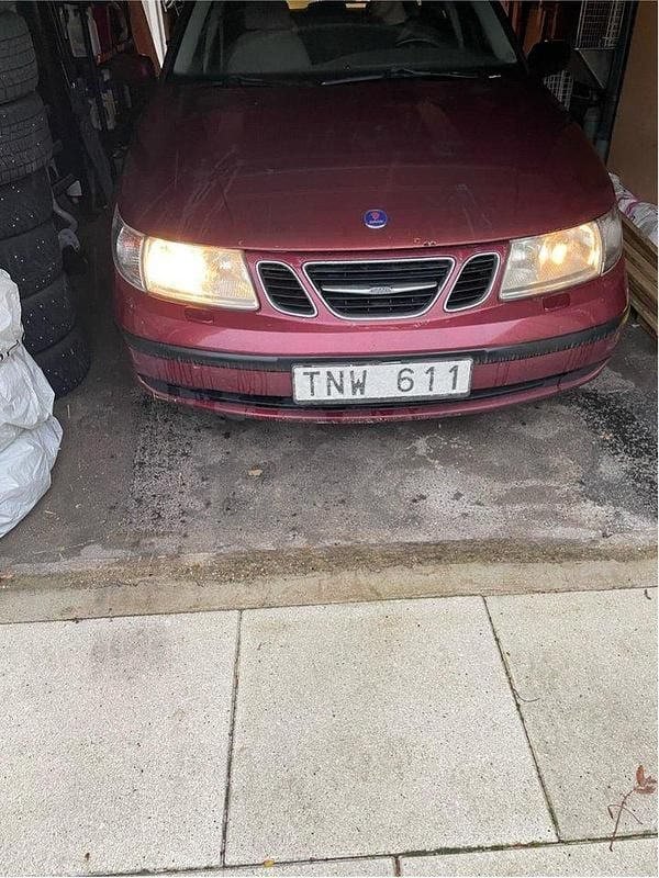 Röd Begagnad 2003 Saab 9-5 Linear Kombi | 4 000 kr (Bra pris) - Bild 1/3