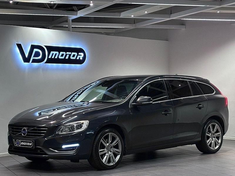 Grå Begagnad 2014 Volvo V60 Momentum Kombi | 119 700 kr (Marknadspris) - Bild 1/4