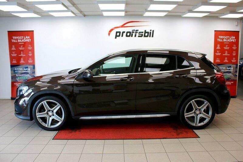 Brun Begagnad 2014 Mercedes GLA250 AMG SUV | 229 500 kr (Superpris) - Bild 1/4