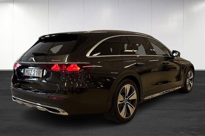 Begagnad Mercedes E300 197 HK (144 kW) 2025 Grå SUV