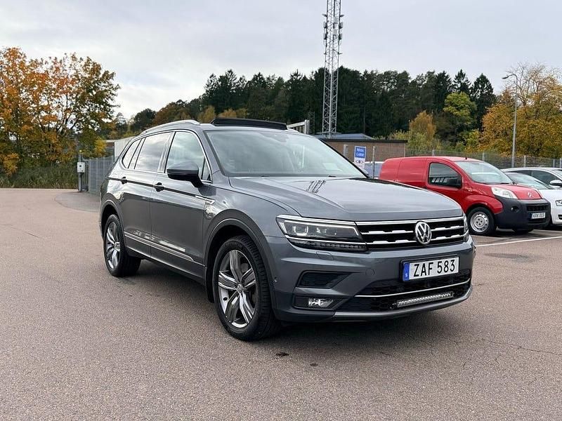 Begagnad VW Tiguan Allspace S 190 HK (139 kW) 2018 Grå SUV