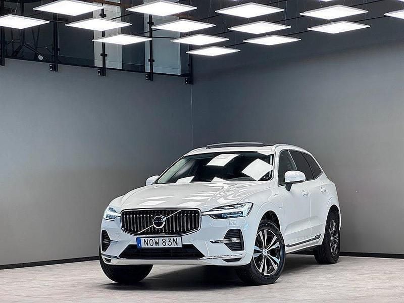 Vit Begagnad 2022 Volvo XC60 SUV | 399 900 kr (Bra pris) - Bild 1/3