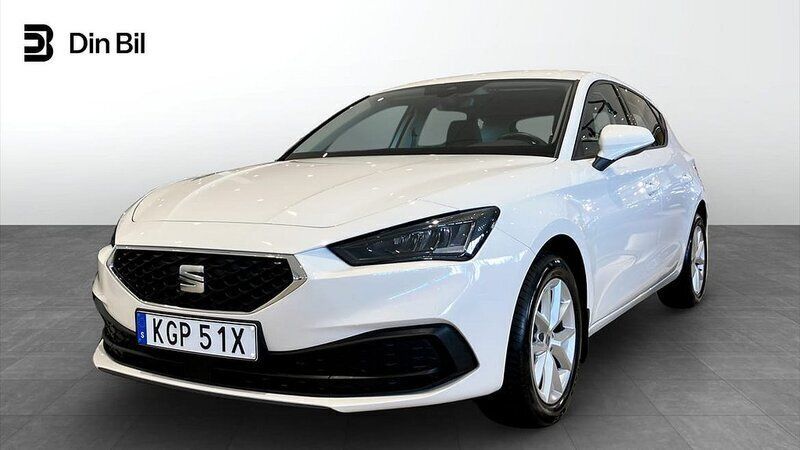 Vit Begagnad 2022 Seat Leon Style Halvkombi | 194 900 kr (Marknadspris) - Bild 1/4