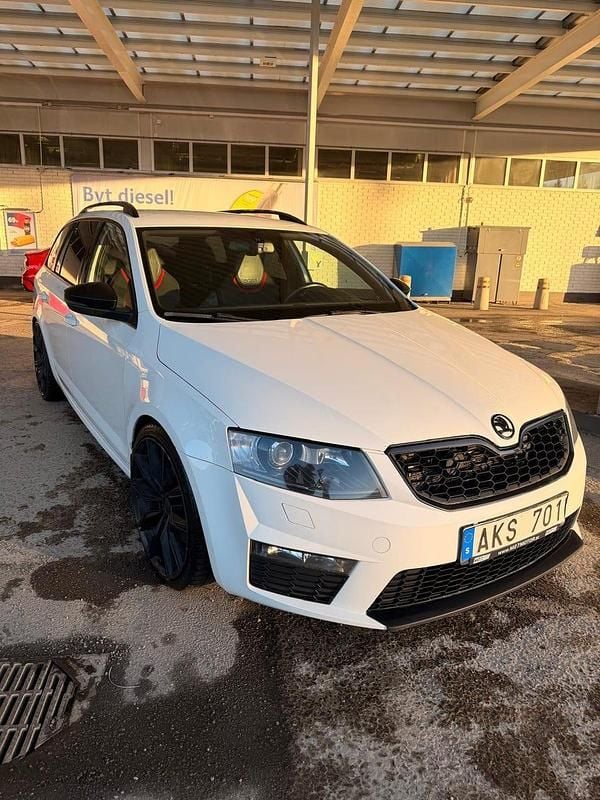 Begagnad Skoda Octavia RS 220 HK (161 kW) 2014 Halvkombi