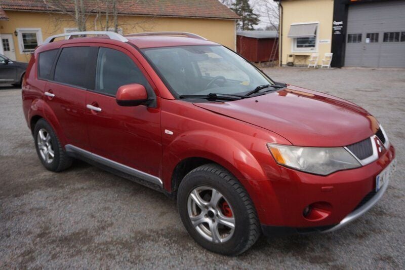 Mörkröd Begagnad 2008 Mitsubishi Outlander SUV | 54 900 kr (Marknadspris) - Bild 1/4