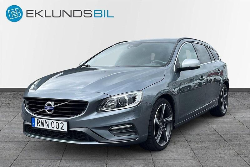 Grå Begagnad 2016 Volvo V60 R-Design Momentum Kombi | 169 900 kr (Marknadspris) - Bild 1/4