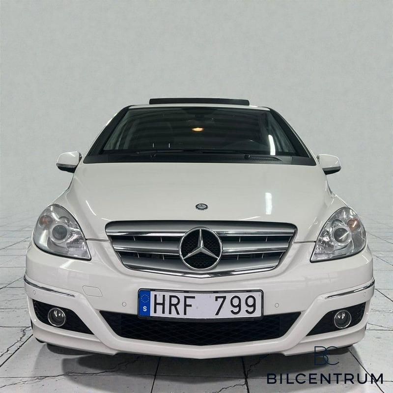 Begagnad Mercedes B180 116 HK (85 kW) 2011 Vit Minibuss
