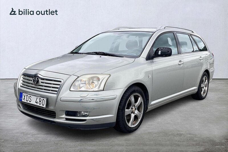 Silver Begagnad 2005 Toyota Avensis Kombi | 9 900 kr (Superpris) - Bild 1/3