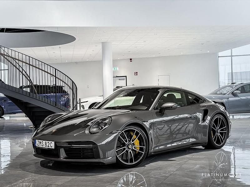 Grå (agate grå) Begagnad 2020 Porsche 911 Turbo S Sportkupé | 2 149 000 kr (Superpris) - Bild 1/4