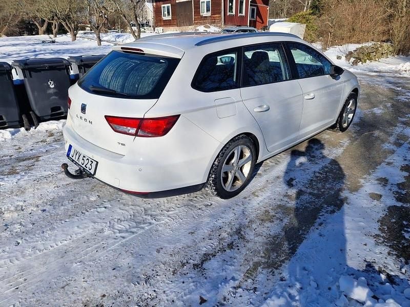 Begagnad Seat Leon ST 105 HK (77 kW) 2014 Kombi