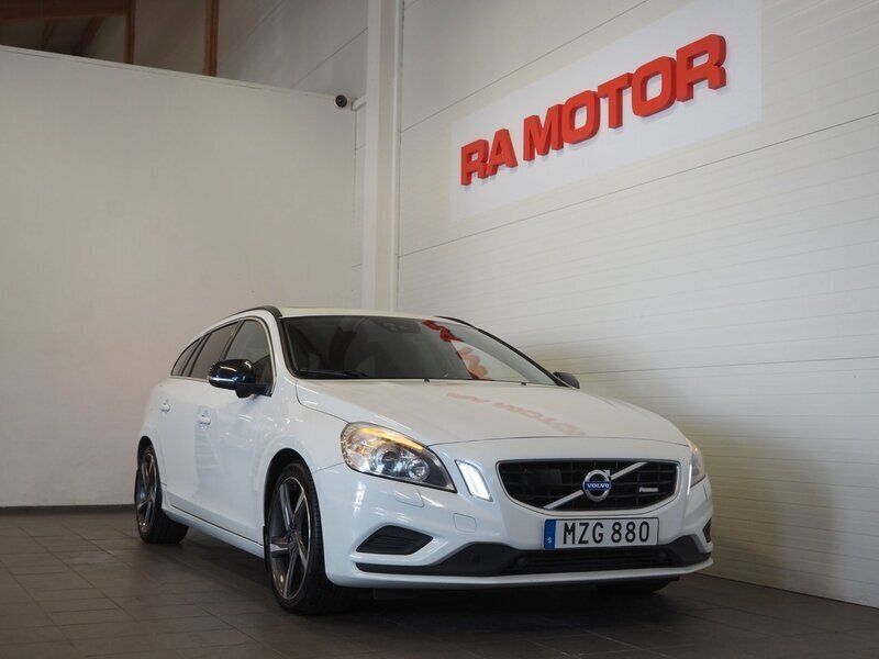 Vit Begagnad 2012 Volvo V60 R-Design Kombi | 139 900 kr (Marknadspris) - Bild 1/3