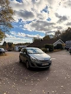 Grå Begagnad 2011 Opel Corsa Enjoy Halvkombi | 32 500 kr (Marknadspris) - Bild 1/4