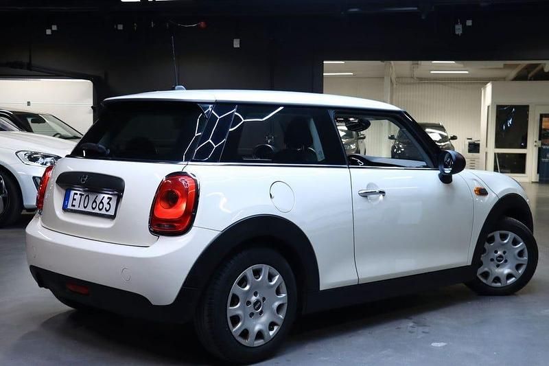 Begagnad Mini ONE Pepper 75 HK (55 kW) 2015 Vit Halvkombi