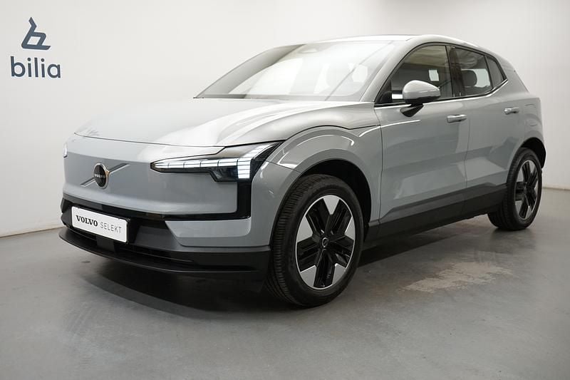 Grå Begagnad 2024 Volvo EX30 Single Motor SUV | 289 900 kr (Marknadspris) - Bild 1/3