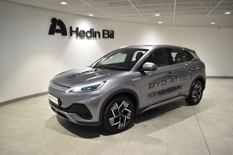 Grå Begagnad 2022 BYD Atto 3 Design SUV | 379 900 kr - Bild 1/4