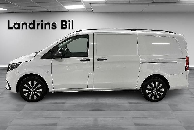 Begagnad Mercedes Vito 163 HK (119 kW) 2025 Arktiskt vit Van