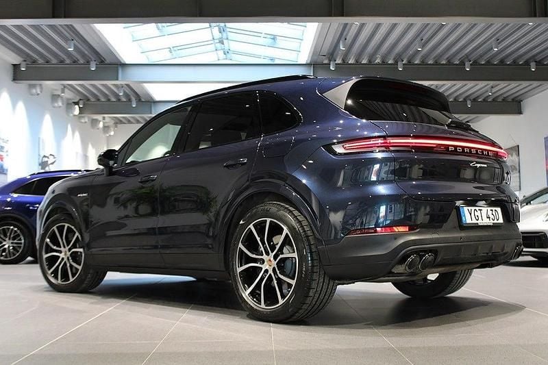 Begagnad Porsche Cayenne 305 HK (224 kW) 2025 Blå SUV