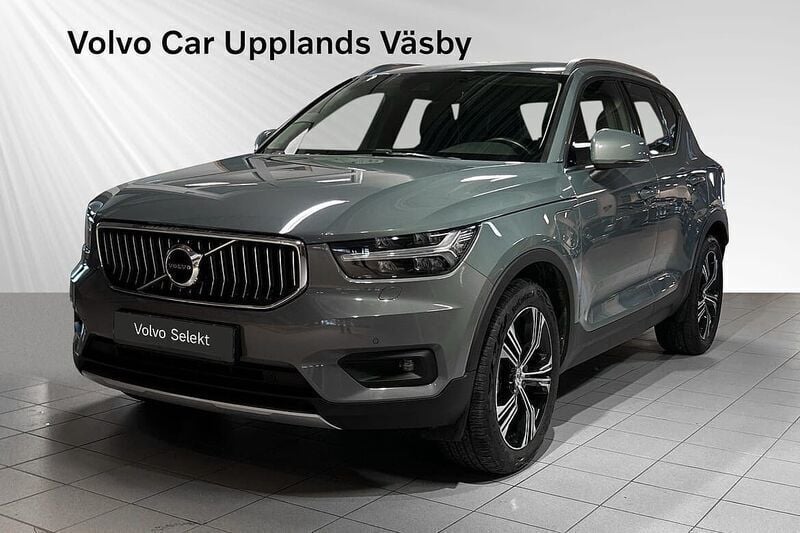 Silver Begagnad 2021 Volvo XC40 Inscription SUV | 369 900 kr (Marknadspris) - Bild 1/3