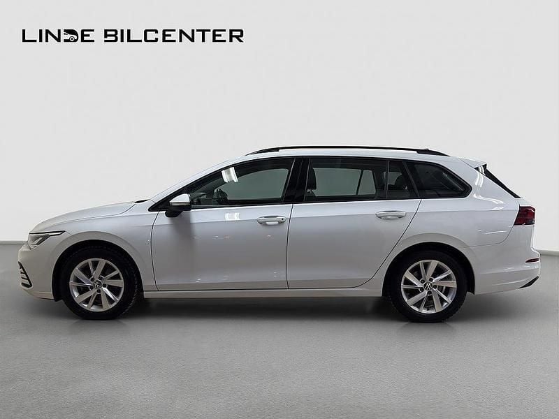 Begagnad VW Golf VIII 150 HK (110 kW) 2021 Vit Kombi