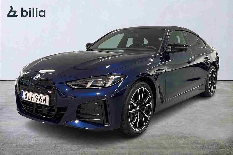 Blå Begagnad 2026 BMW i4 Sedan | 739 900 kr - Bild 1/1