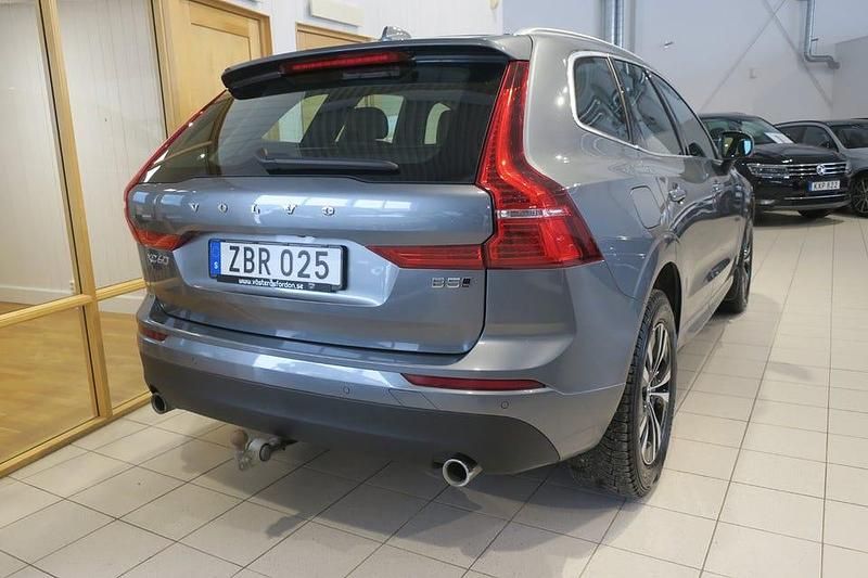 Begagnad Volvo XC60 Momentum 250 HK (183 kW) 2020 Grå SUV