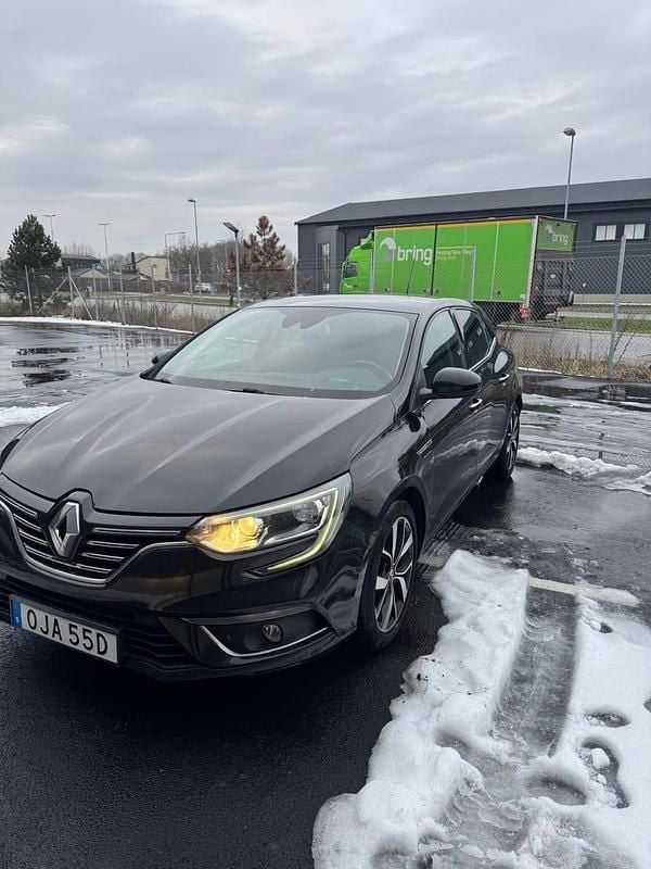 Begagnad Renault Mégane IV 140 HK (102 kW) 2019