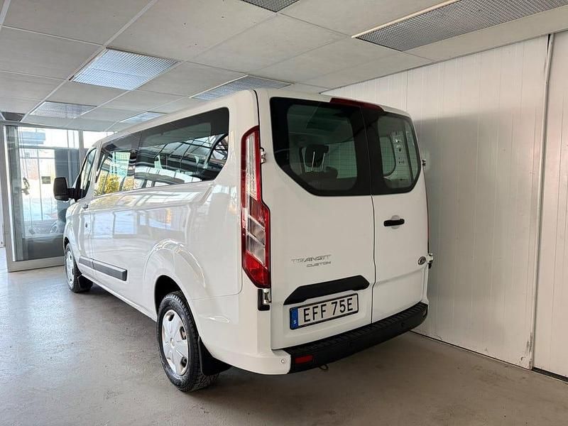 Begagnad Ford Tourneo Custom 131 HK (96 kW) 2021 Vit Van
