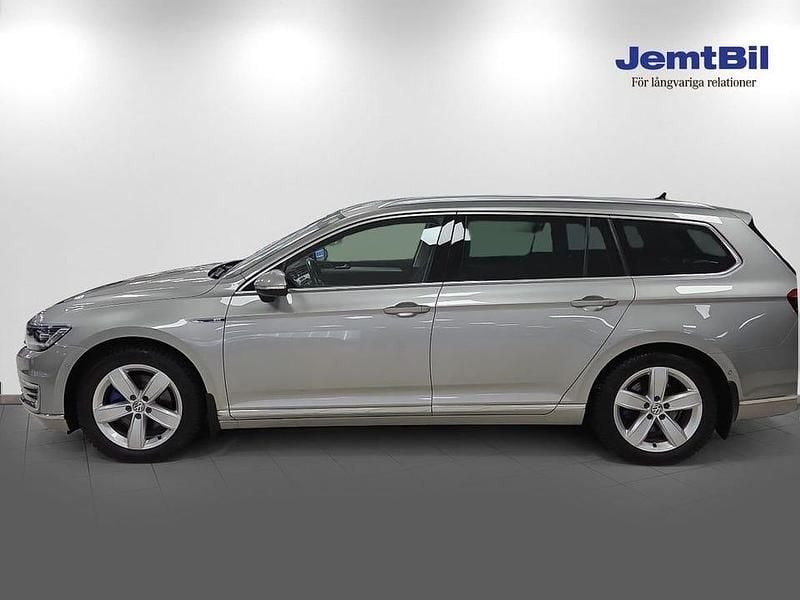 Begagnad VW Passat GTE 220 HK (161 kW) 2015 Silver Kombi