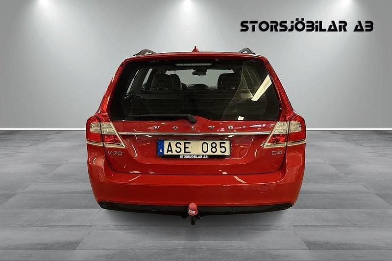 Begagnad Volvo V70 Momentum 163 HK (119 kW) 2013 Röd Kombi