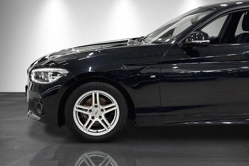 Begagnad BMW 118 M Sport 136 HK (100 kW) 2018 Svart Halvkombi